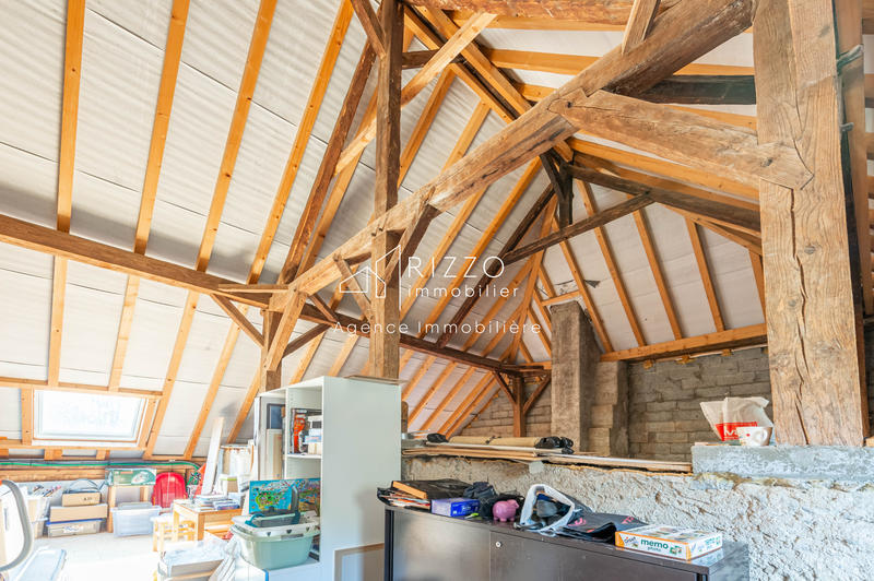 Maison - 202 m² - 8 pièces