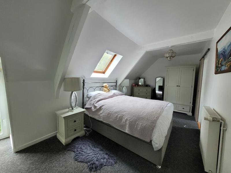 Propriété - 241 m² - 11 pièces