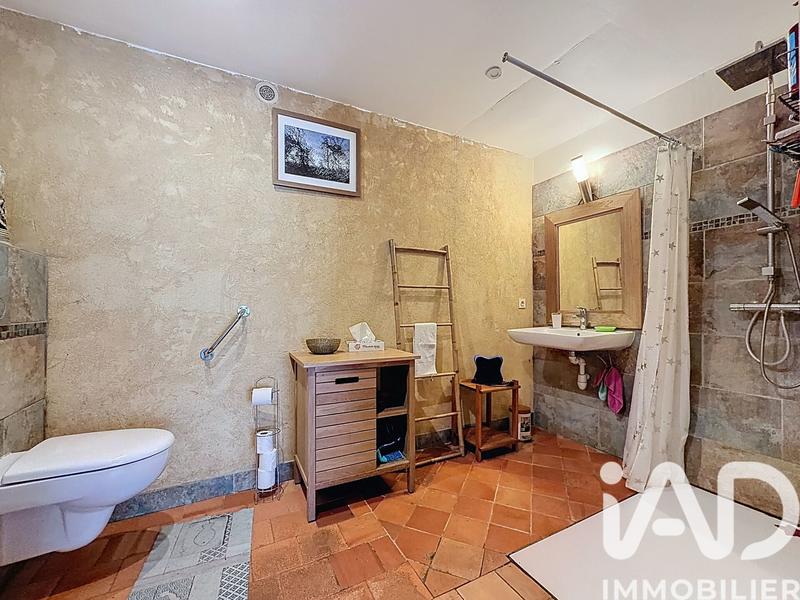 Maison - 270 m² - 9 pièces