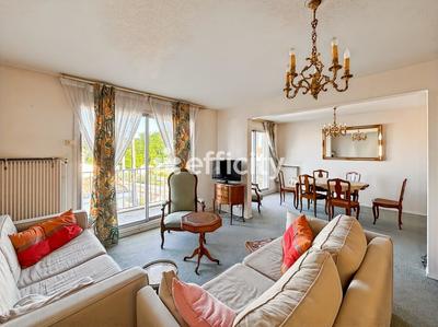 Appartement - 100 m² - 5 pièces