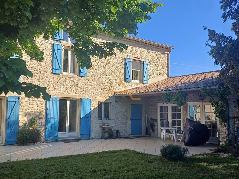Maison en pierre - 273 m² - 7 pièces
