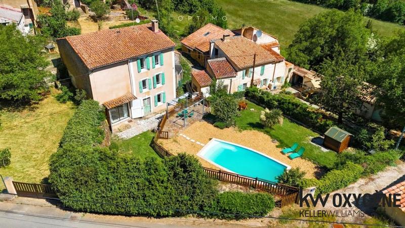 Maison - 125 m² - 8 pièces