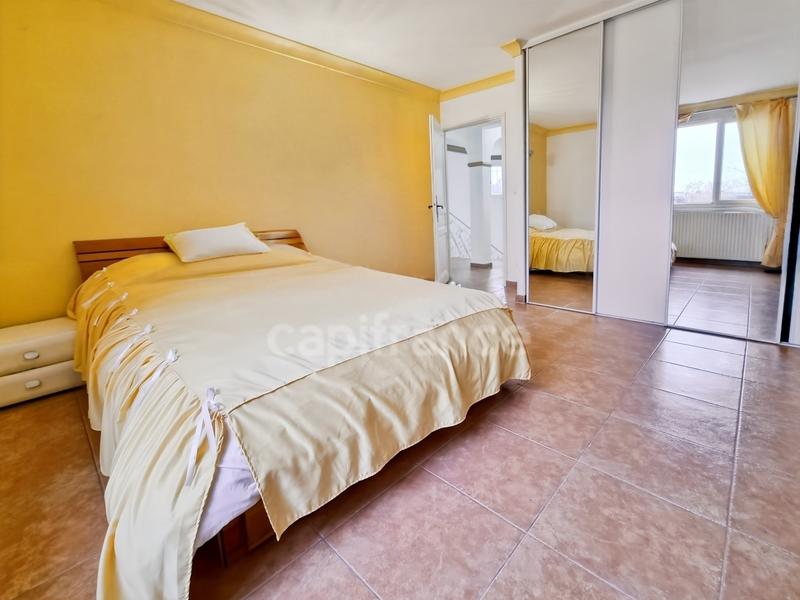 Maison - 272 m² - 10 pièces