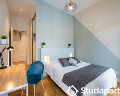 Chambre - 150 m² - 1 pièce