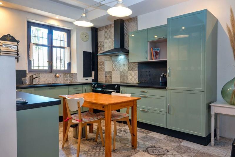 Maison - 200 m² - 6 pièces