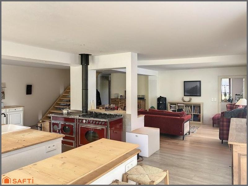 Maison - 250 m² - 7 pièces