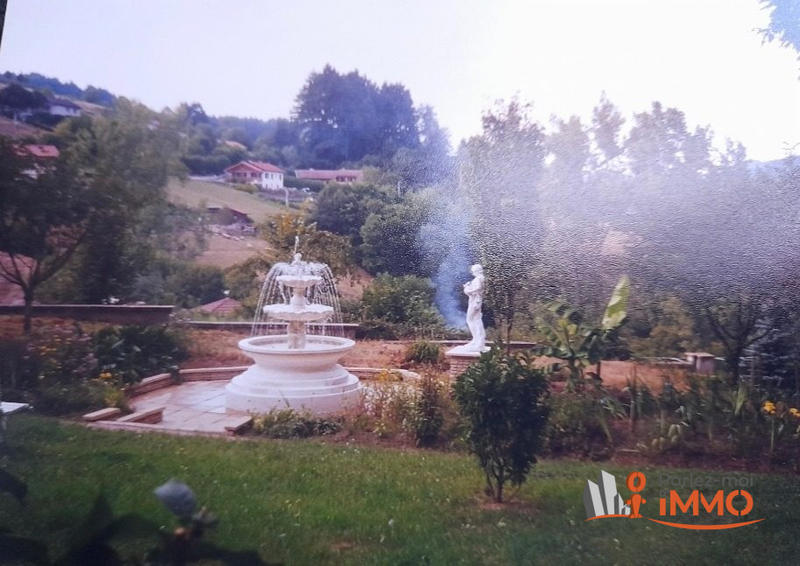 Maison - 300 m² - 8 pièces