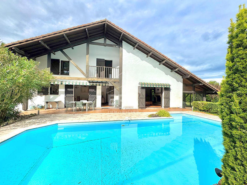 Maison - 160 m² - 5 pièces