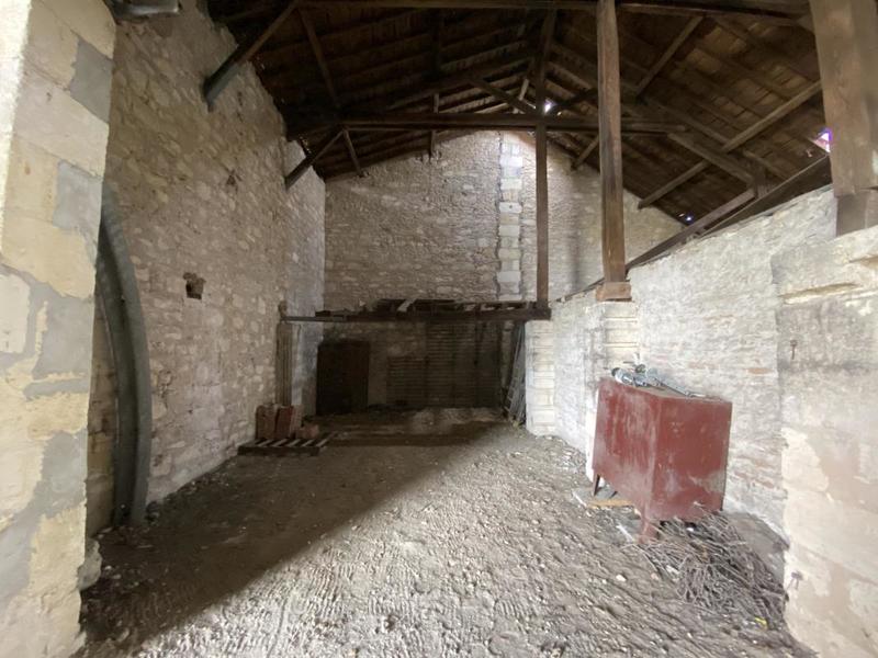 Maison - 654 m² - 11 pièces