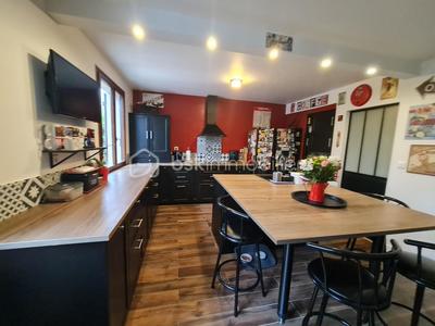 Maison - 180 m² - 8 pièces