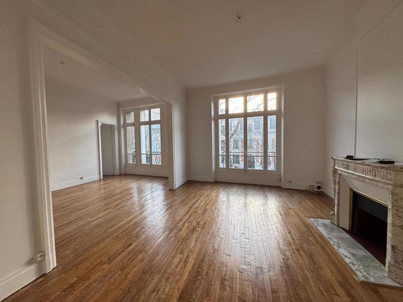 Appartement bourgeois - 147 m² - 5 pièces