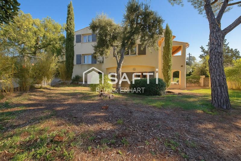 Maison - 185 m² - 7 pièces