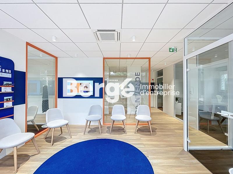 Local commercial - 180 m² - 16 pièces