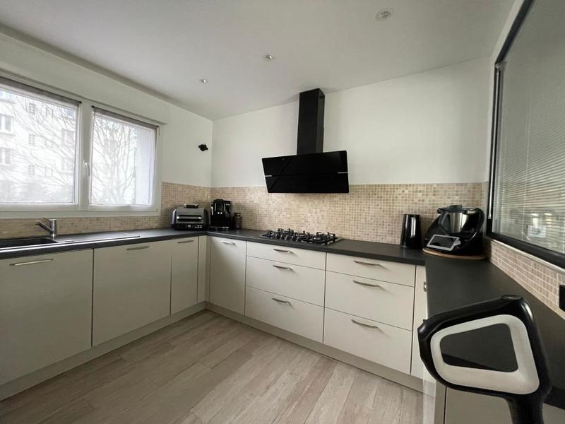 Duplex - 93 m² - 4 pièces