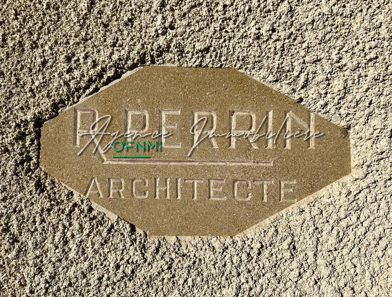 Maison - 275 m² - 8 pièces