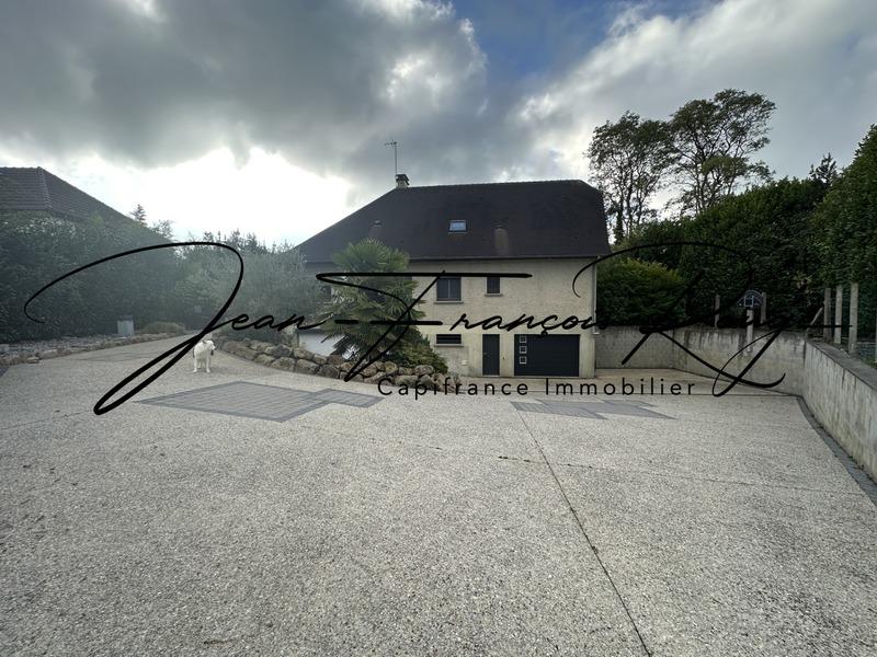 Maison - 210 m² - 9 pièces