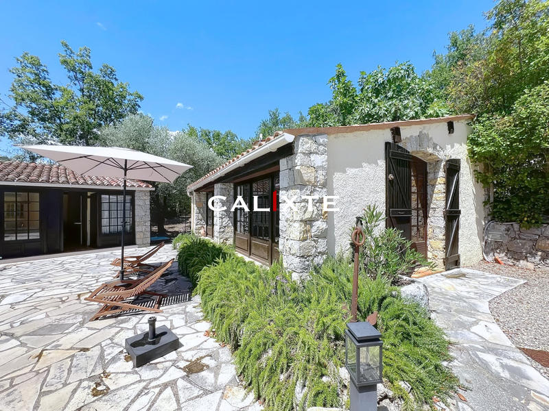 Villa - 270 m² - 8 pièces