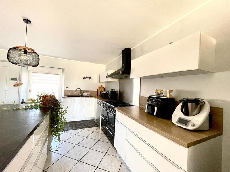 Maison - 222 m² - 6 pièces