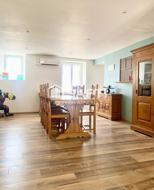 Maison - 207 m² - 5 pièces