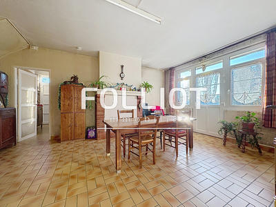 Maison - 121 m² - 6 pièces