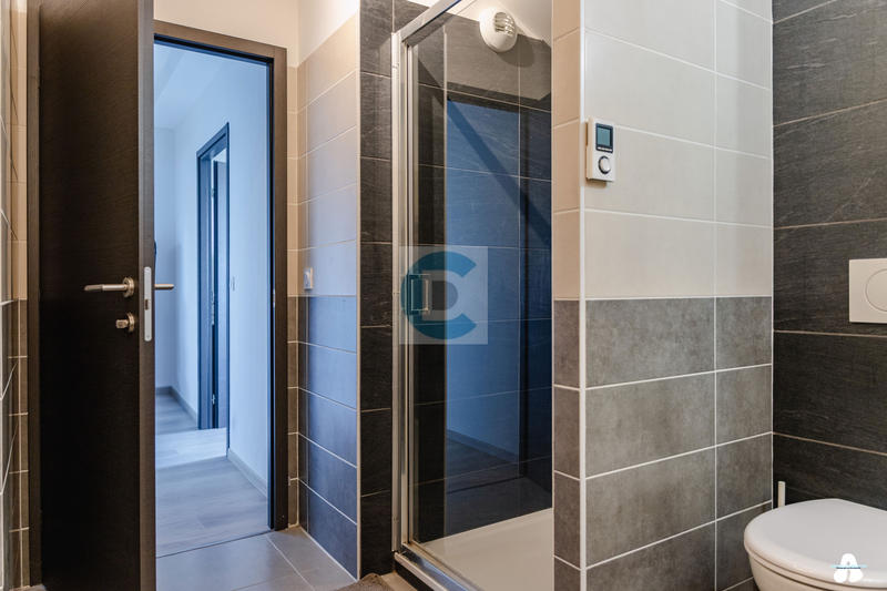 Appartement - 100 m² - 5 pièces