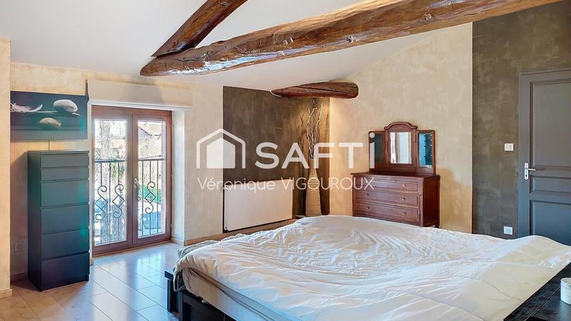 Maison - 250 m² - 7 pièces