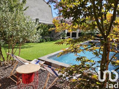 Maison - 200 m² - 7 pièces