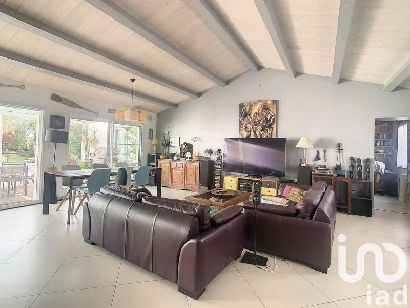 Maison - 211 m² - 7 pièces