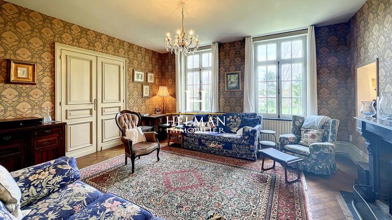 Maison - 319 m² - 9 pièces