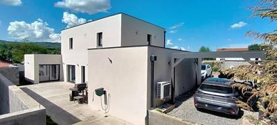 Maison - 160 m² - 5 pièces