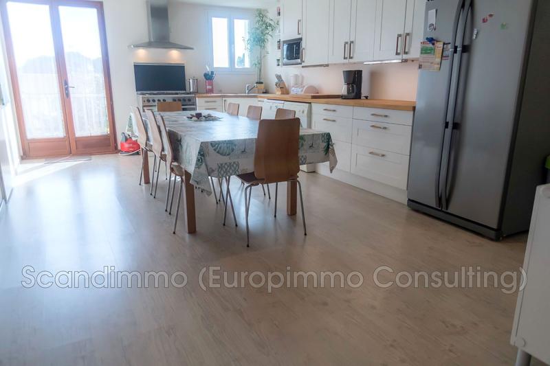 Maison - 141 m² - 8 pièces