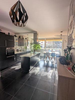 Appartement - 77 m² - 4 pièces