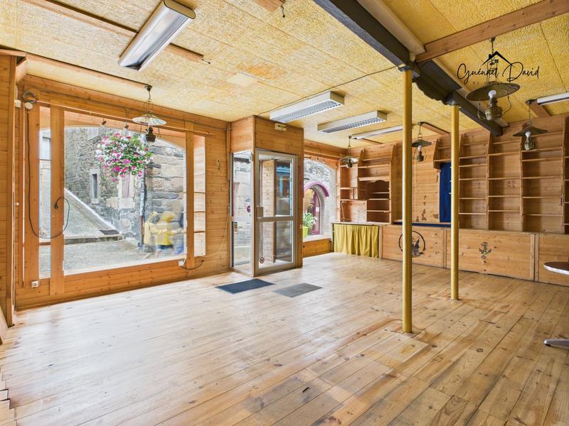 Local commercial - 155 m² - 5 pièces
