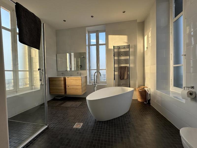 Château - 406 m² - 11 pièces