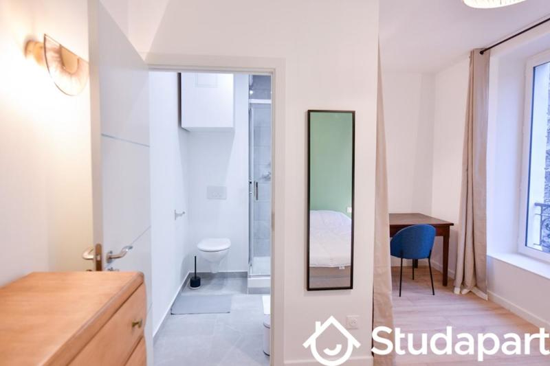 Chambre - 15 m² - 1 pièce