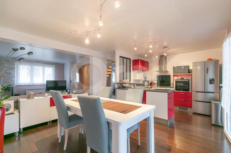 Maison - 102 m² - 5 pièces