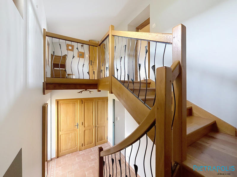 Maison - 198 m² - 8 pièces