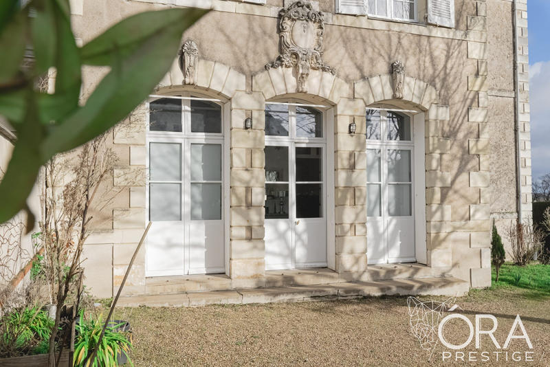 Maison ancienne - 303 m² - 10 pièces