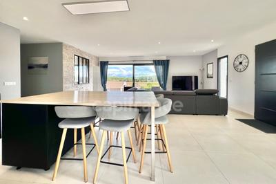 Maison - 97 m² - 4 pièces