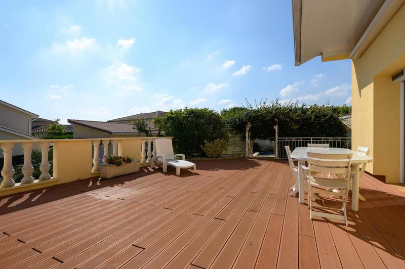 Maison - 180 m² - 6 pièces