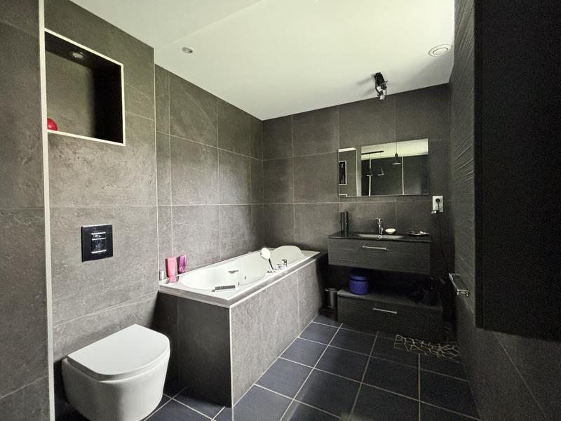 Grange - 185 m² - 7 pièces