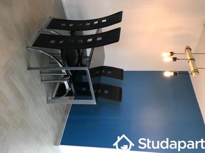 Chambre - 9 m² - 1 pièce