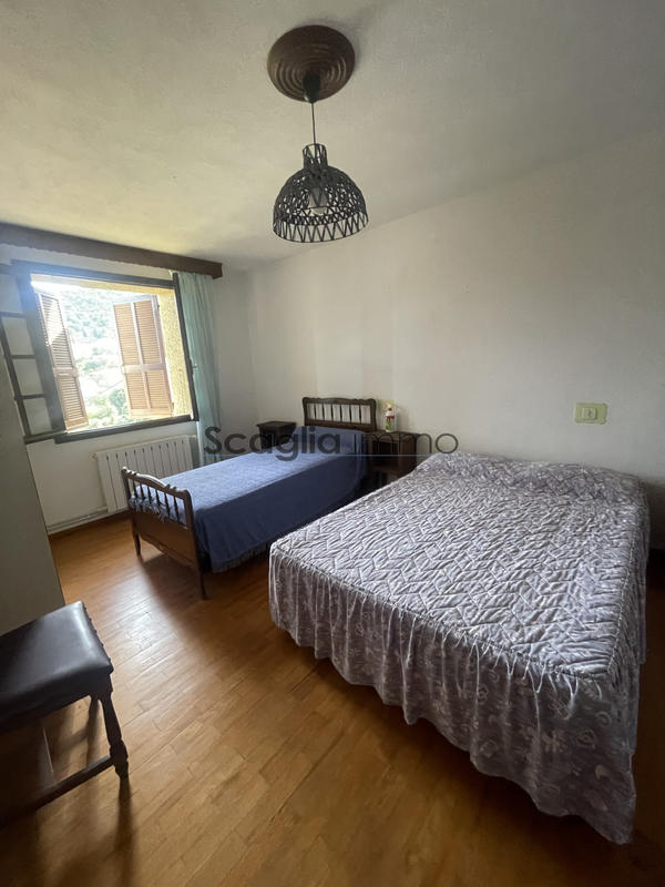 Maison - 220 m² - 7 pièces