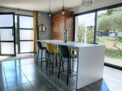 Maison - 200 m² - 4 pièces