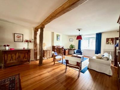 Maison - 217 m² - 9 pièces