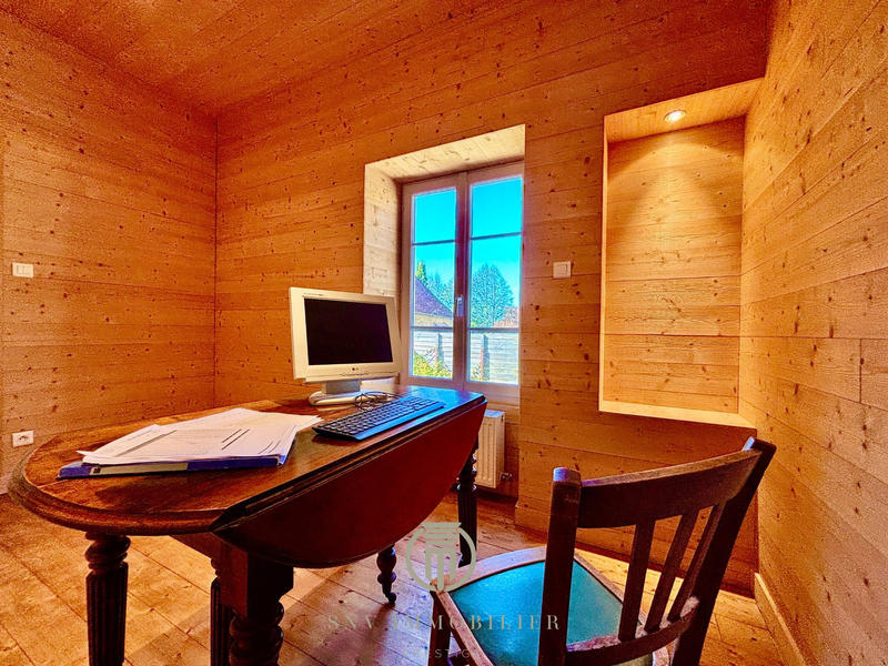 Maison - 275 m² - 5 pièces