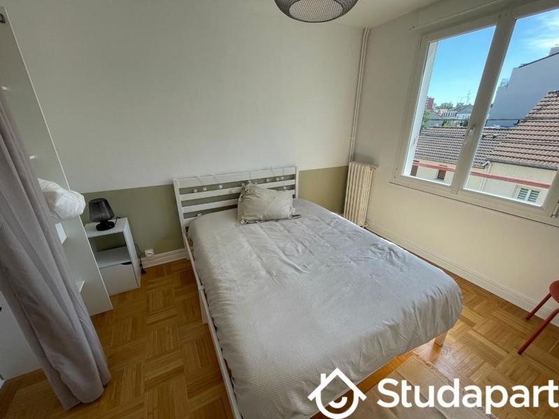 Chambre - 11 m² - 1 pièce