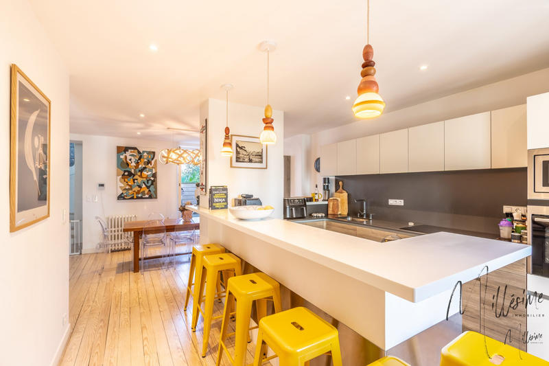 Maison - 166 m² - 7 pièces