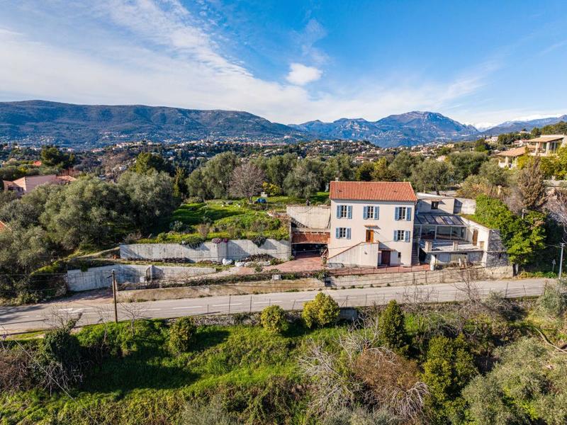 Villa - 167 m² - 6 pièces