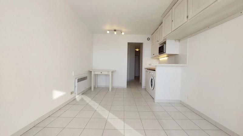 Studio - 25 m² - 1 pièce